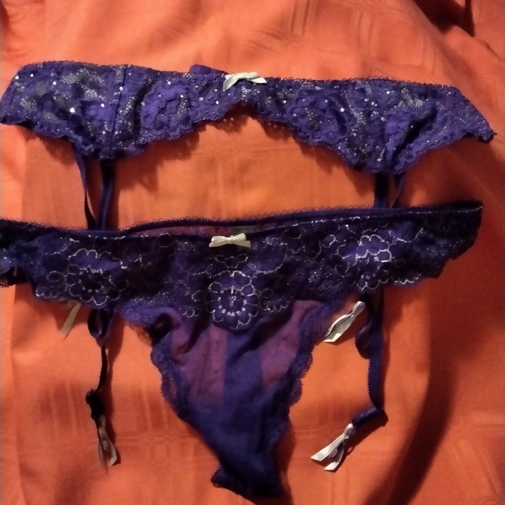 Thong & matching Garters